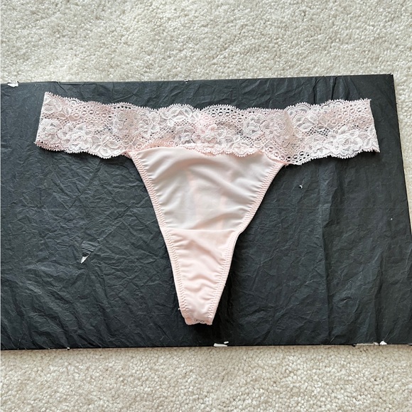 New Victoria’s Secret Dream Angels Pink Satin Lace low rise Thong Panties Small - Picture 1 of 4